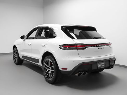 Certified 2025 Porsche Macan S image 3