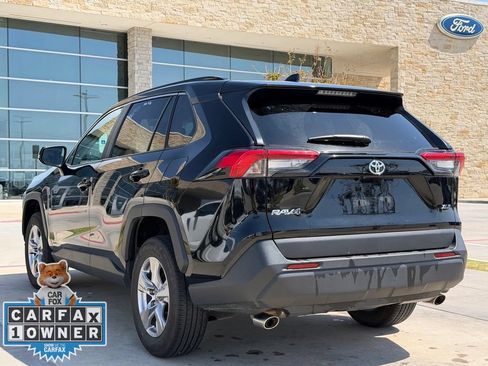 Used 2025 Toyota RAV4 XLE FWD image 9