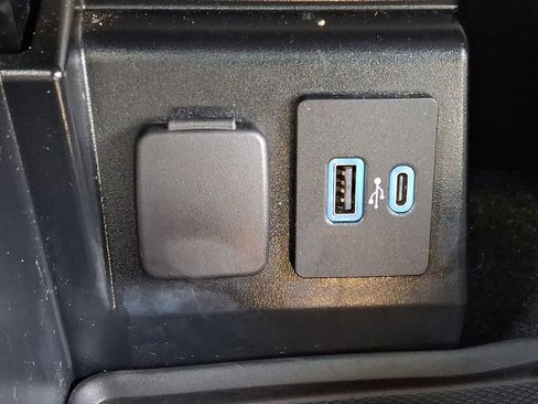 Used 2023 Ford Explorer Platinum w/ Technology Package image 30