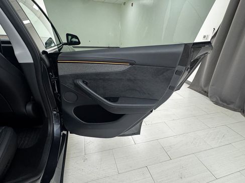 Used 2026 Tesla Model Y Long Range image 15