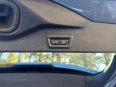 Used 2024 BMW X5 xDrive50e image 18