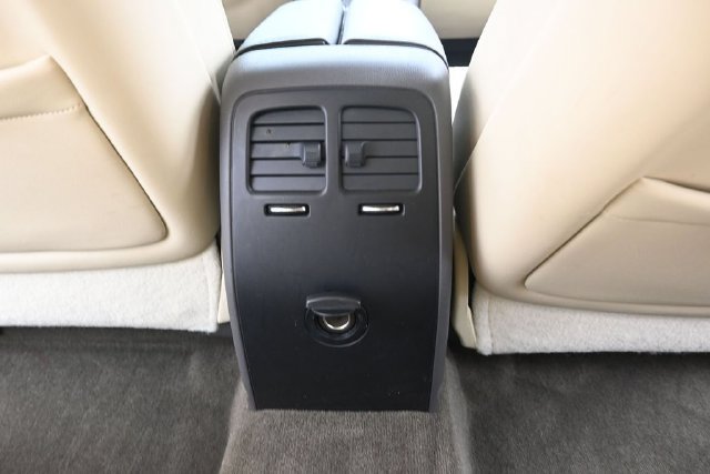 Used 2013 Lincoln MKS FWD image 34