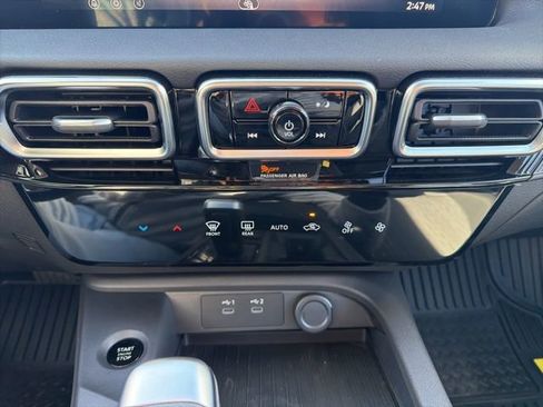 Used 2026 Nissan Sentra SV w/ Floor Mat Package image 14