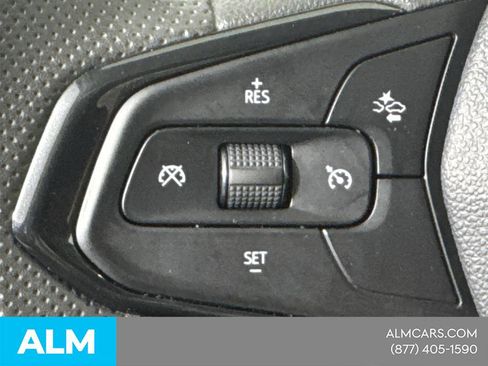Used 2025 Chevrolet Trax LT FWD image 27