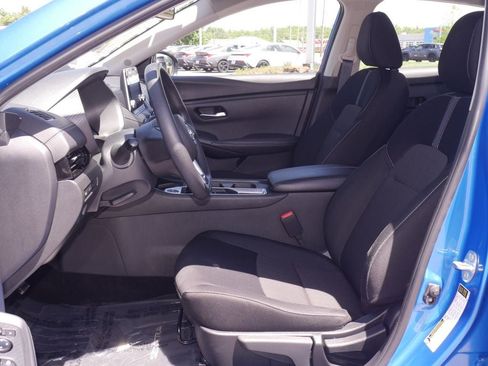 Used 2025 Nissan Sentra SV FWD image 30