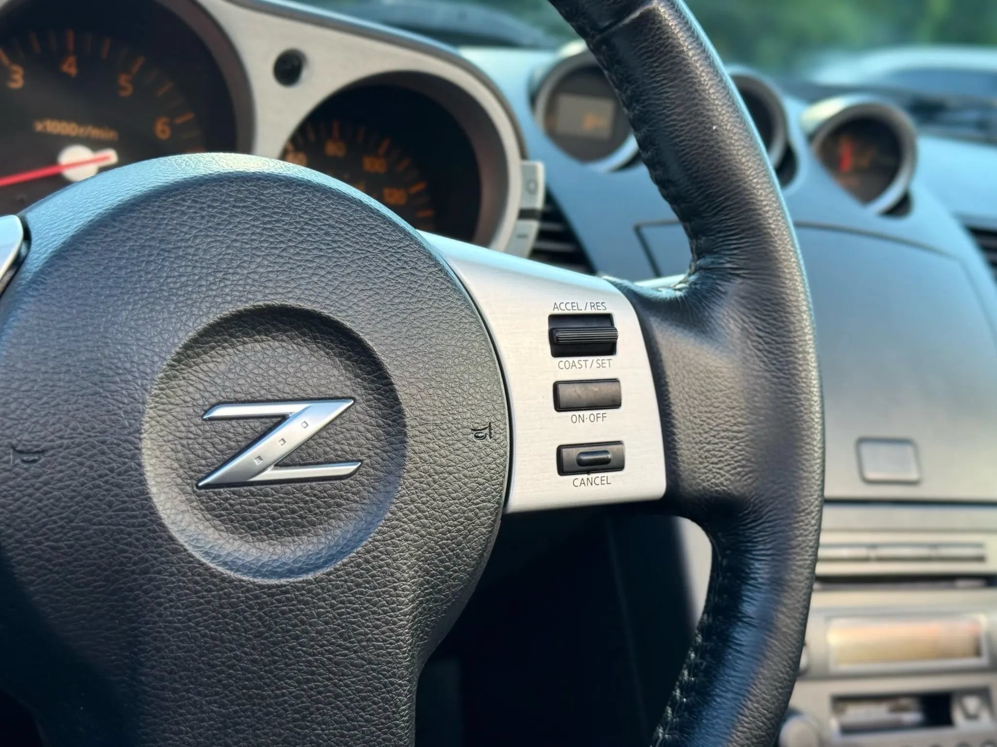 Used 2004 Nissan 350Z Touring RWD image 21