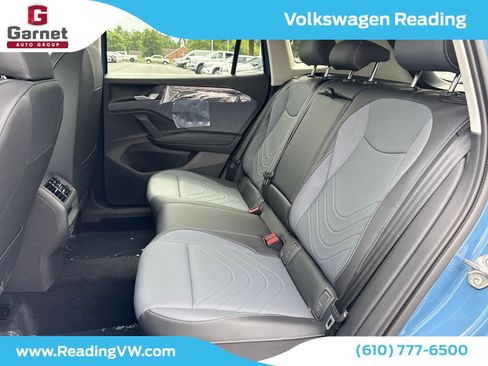 New 2025 Volkswagen Tiguan SE image 10