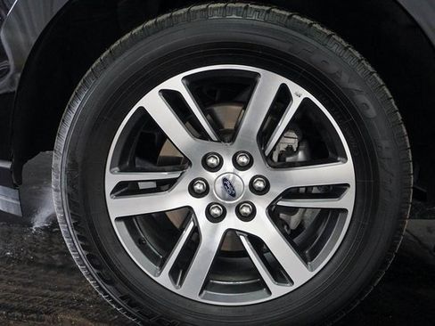 Used 2024 Ford Expedition Limited image 4