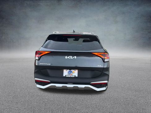 Used 2023 Kia Sportage EX AWD/4WD image 4