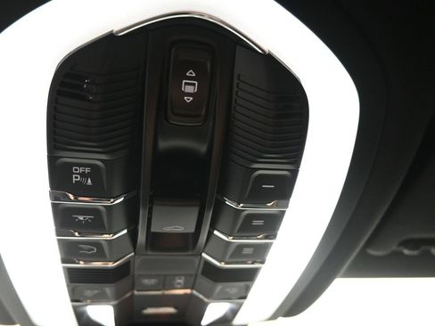 Certified 2025 Porsche Macan Turbo AWD/4WD image 17