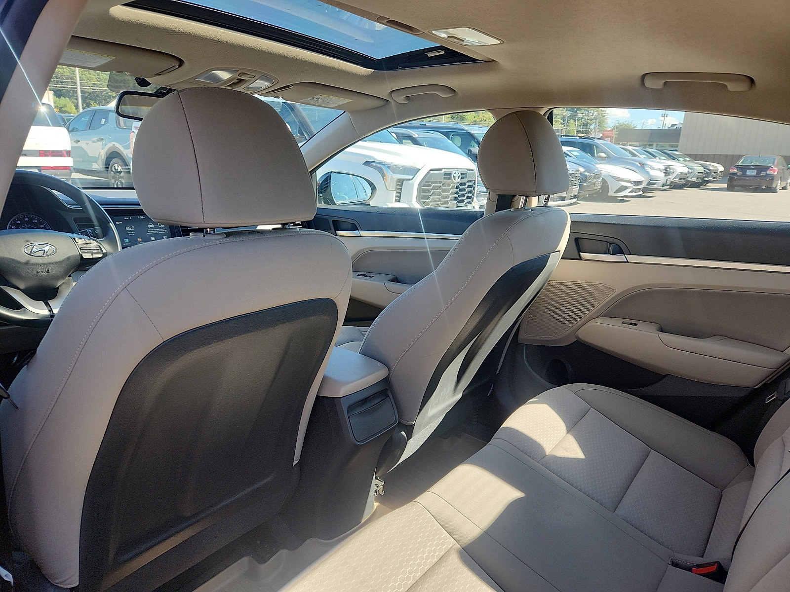 Used 2020 Hyundai Elantra Value Edition FWD image 24