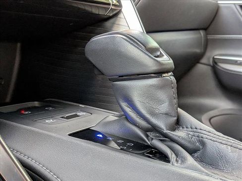 Used 2024 Toyota Venza Nightshade image 13