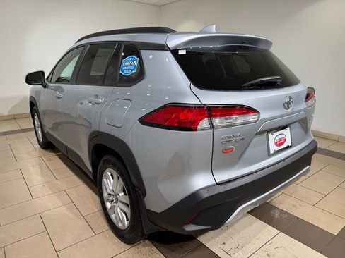 Certified 2023 Toyota Corolla Cross LE image 3