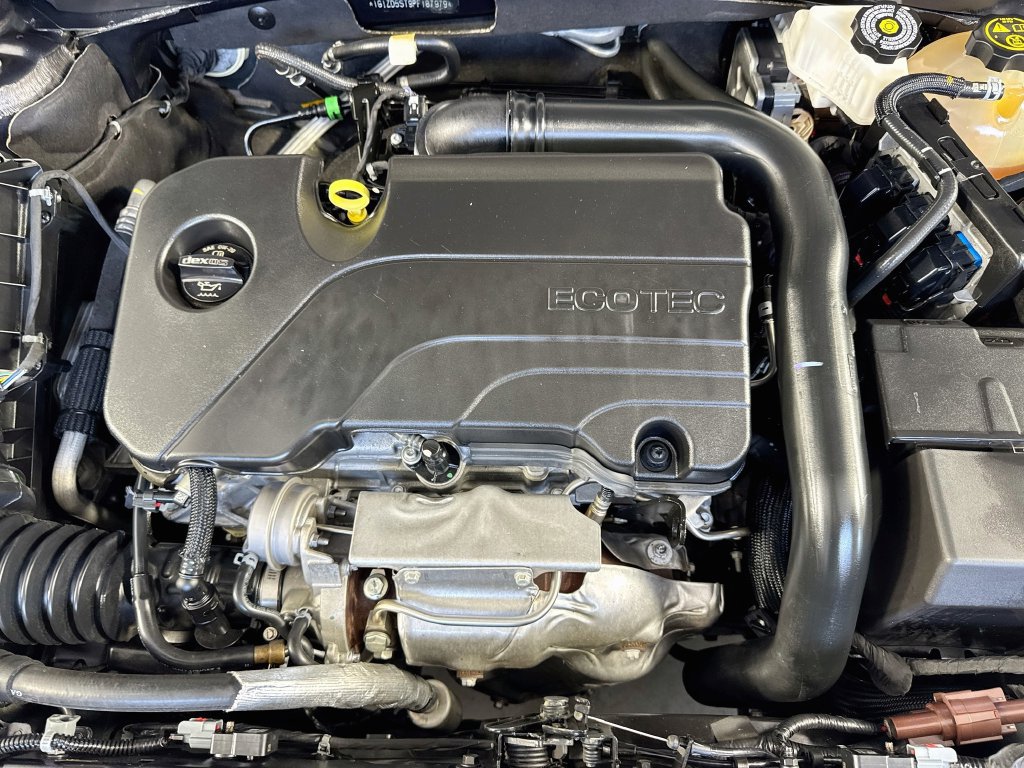 Used 2023 Chevrolet Malibu LT FWD image 37
