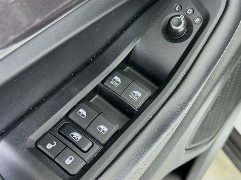 Used 2023 Jeep Grand Cherokee Altitude AWD/4WD image 20