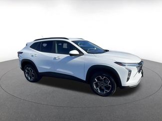 Used 2025 Chevrolet Trax LT video 2