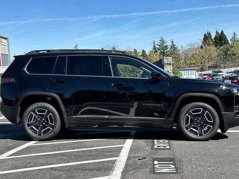 New 2026 Jeep Cherokee Limited AWD/4WD image 3