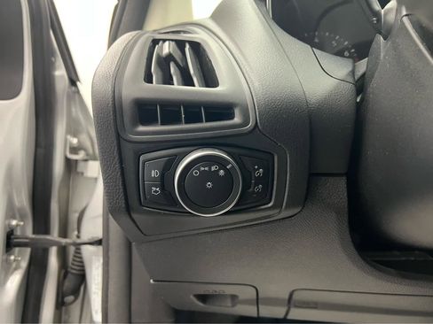 Used 2018 Ford Focus SEL image 16