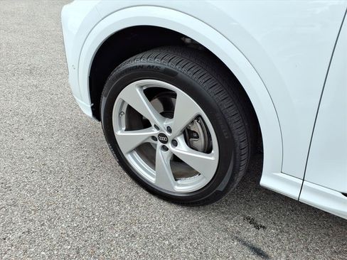 Certified 2025 Audi Q5 Premium w/ Premium Plus AWD/4WD image 9