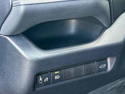 Used 2020 Toyota RAV4 XLE w/ Convenience Package AWD/4WD image 17