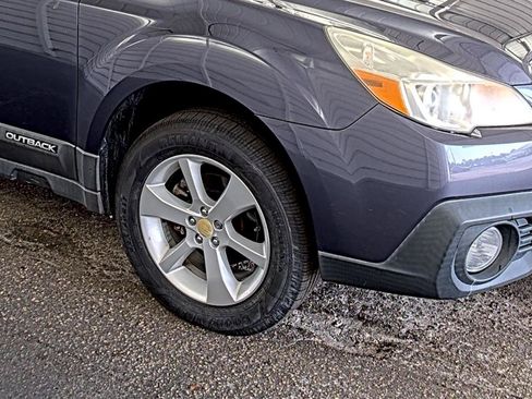 Used 2014 Subaru Outback 2.5i Premium AWD/4WD image 18