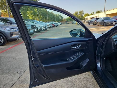 Used 2025 Honda Accord LX image 11
