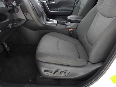 Used 2021 Toyota RAV4 XLE w/ Convenience Package FWD image 40