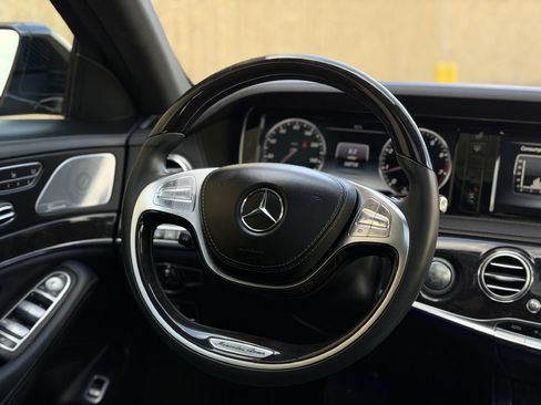 Used 2017 Mercedes-Benz S 550 Sedan image 19