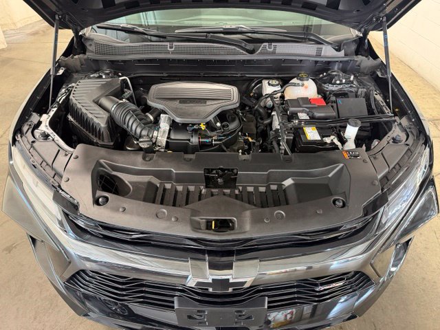 Used 2025 Chevrolet Blazer RS FWD image 5