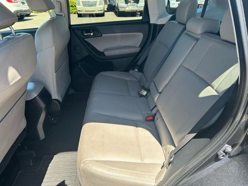 Used 2017 Subaru Forester 2.5i Limited AWD/4WD image 8