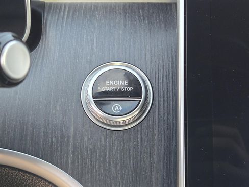 Used 2024 Mercedes-Benz C 300 Sedan image 13