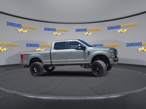 Used 2019 Ford F250 Lariat w/ Lariat Ultimate Package AWD/4WD image 8