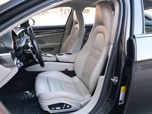 Used 2017 Porsche Panamera Turbo w/ Carbon Fiber Interior Package image 20