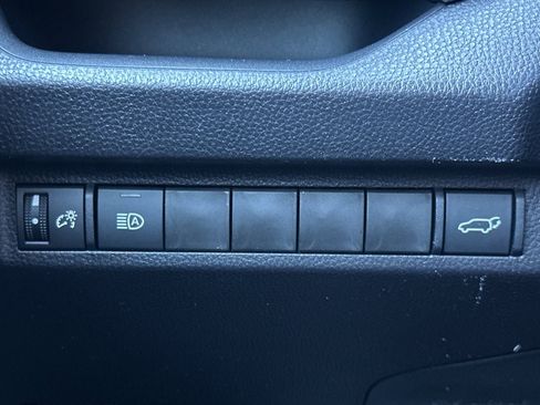 New 2025 Toyota RAV4 XLE image 31