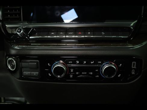 Used 2023 GMC Sierra 1500 SLE image 19