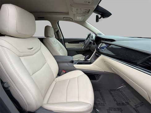 Used 2020 Cadillac XT6 Premium Luxury image 14