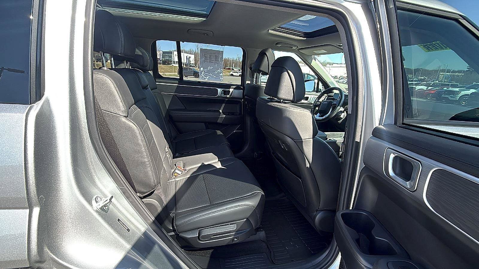 Used 2024 Hyundai Santa Fe Limited FWD image 20