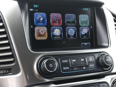 Used 2020 Chevrolet Tahoe Premier RWD image 3