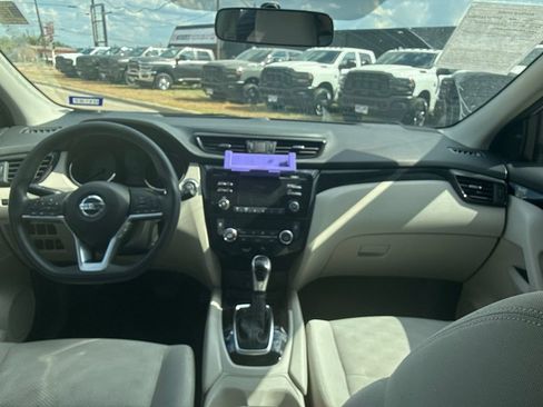 Used 2018 Nissan Rogue Sport SV FWD image 15