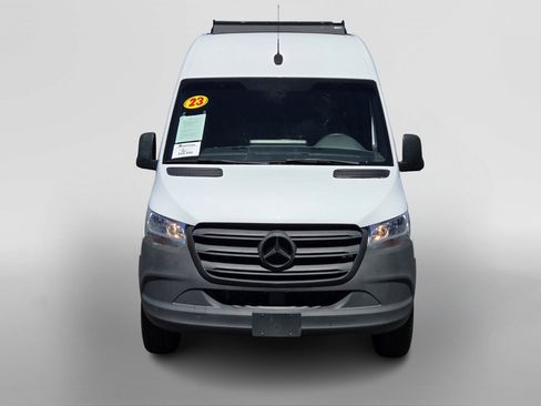Used 2023 Mercedes-Benz Sprinter 2500 image 9