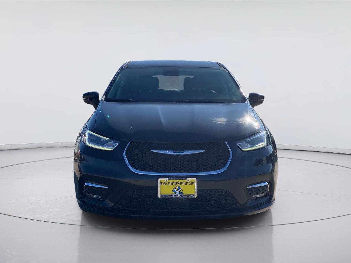 Used 2023 Chrysler Pacifica Touring-L FWD image 9