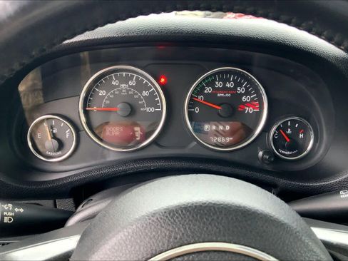 Used 2017 Jeep Wrangler Unlimited Rubicon image 24