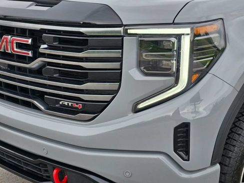 Used 2025 GMC Sierra 1500 AT4 w/ AT4 Premium Package AWD/4WD image 9