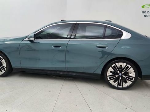 Used 2026 BMW 530i RWD image 11
