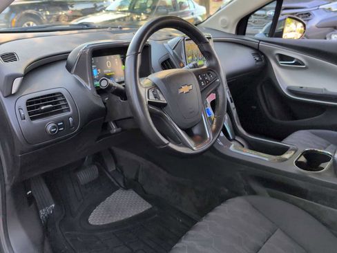 Used 2014 Chevrolet Volt w/ Enhanced Safety Package 2 FWD image 10