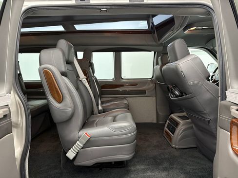 Used 2021 Chevrolet Express 2500 LS w/ Enhanced Convenience Package RWD image 13