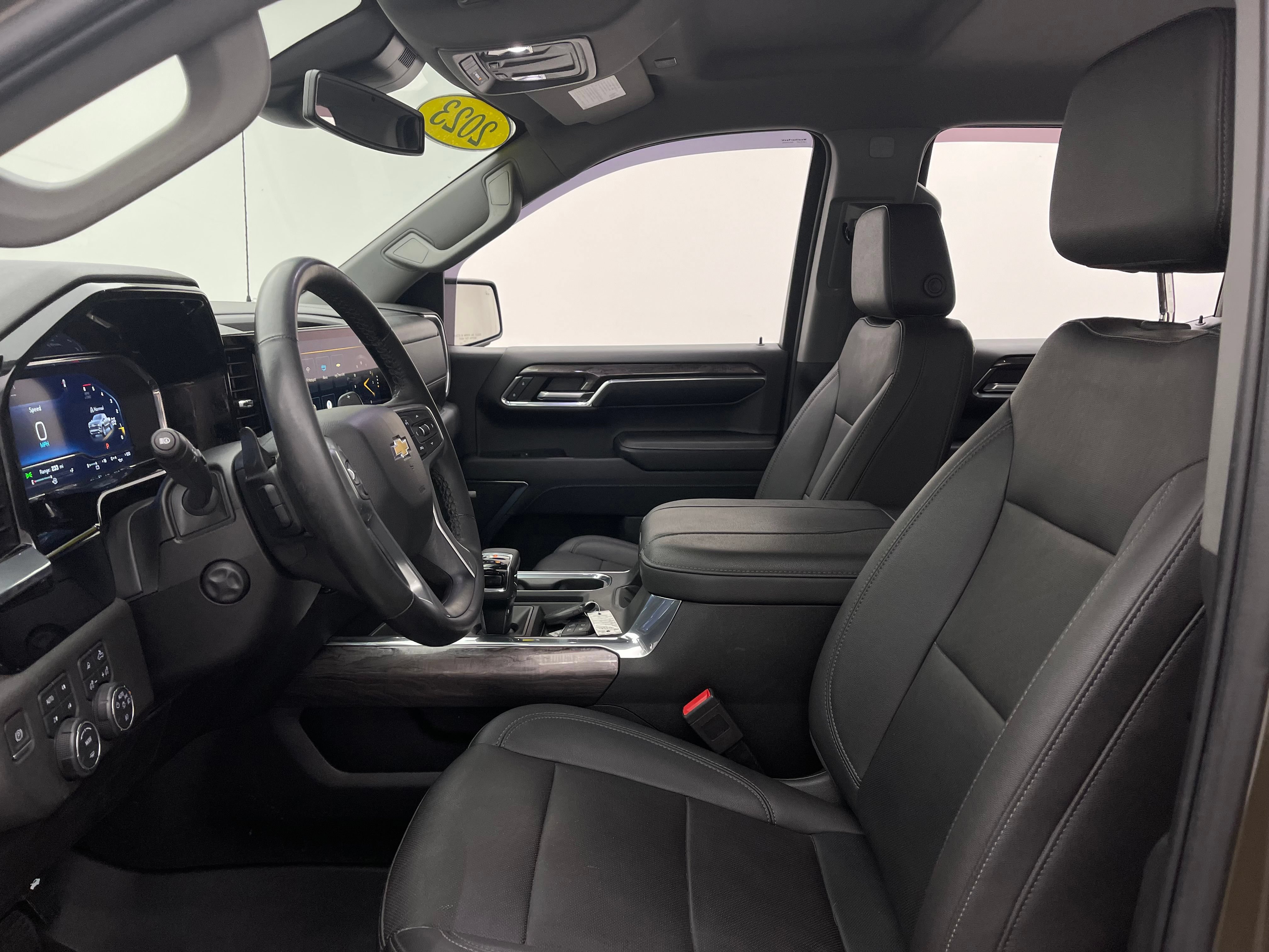 Used 2023 Chevrolet Silverado 1500 LTZ AWD/4WD image 16