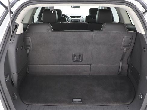 Used 2017 Chevrolet Traverse LT image 26