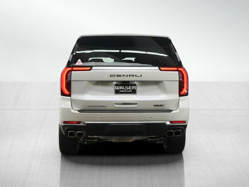 Used 2025 GMC Yukon Denali w/ Denali Reserve Package image 4