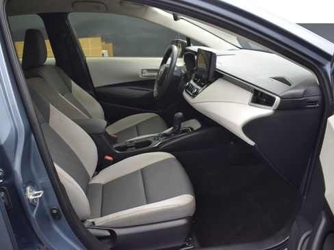Used 2025 Toyota Corolla LE w/ Convenience Package FWD image 10